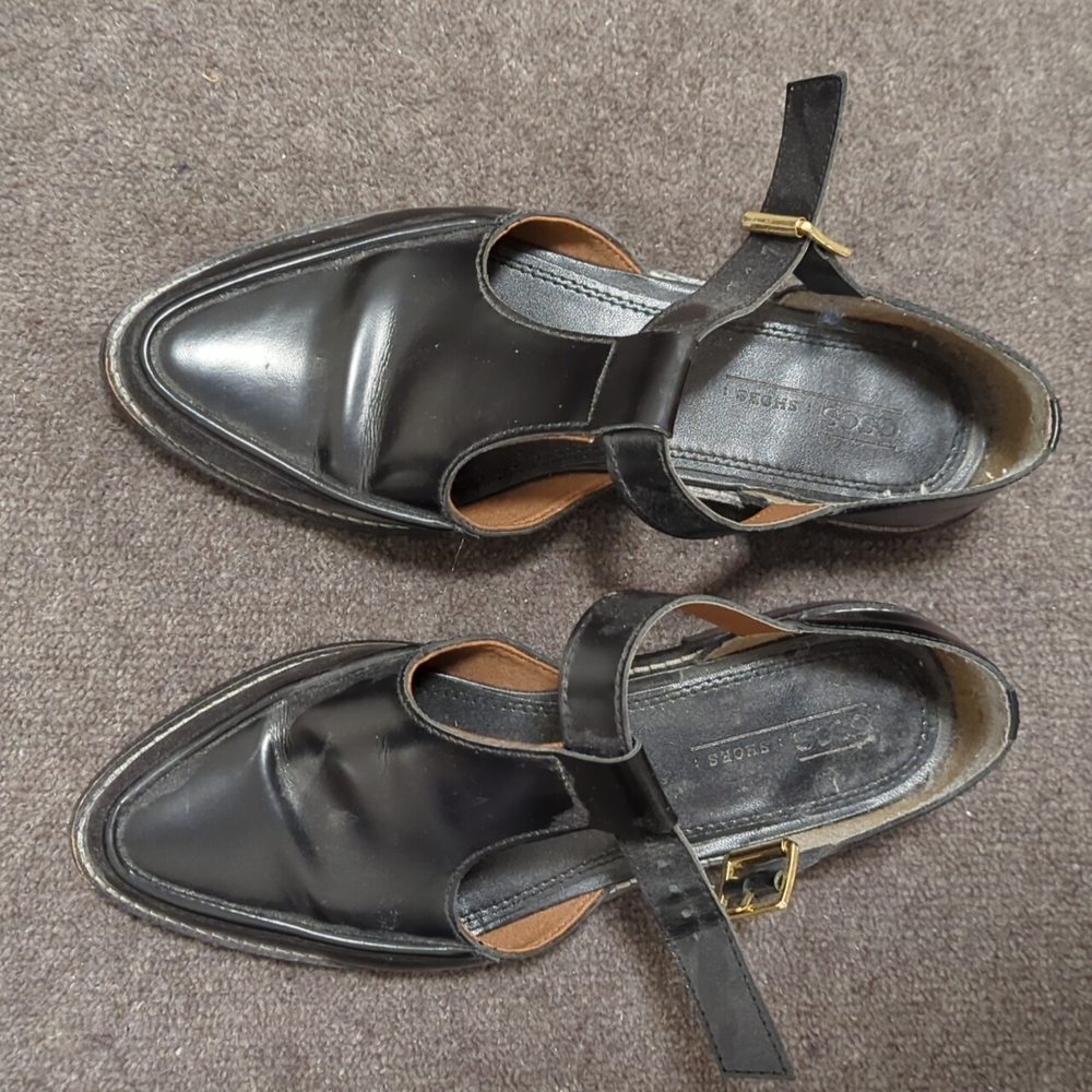ASOS DESIGN Wide Fit Vonnie leather flat shoes in black - Picture 5 of 6